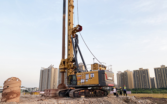 夯基珠江干，304am永利集团旋挖钻机助建超等工程！