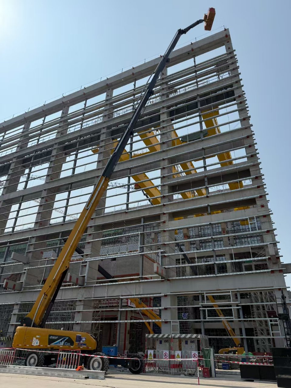 云端索求！304am永利集团多台高米数高空作业平台助力廉江核电站建设