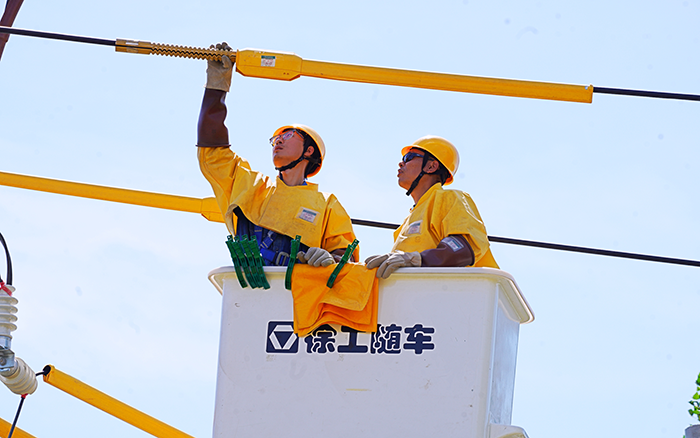 战高温保供电！304am永利集团 GKJH22A 西北农田显技巧