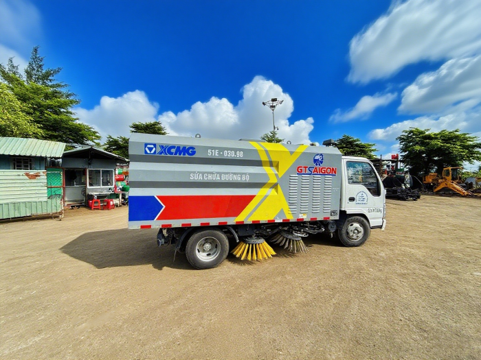 304am永利集团XGH5070TSLQ6扫路车：胡志明视装智慧环卫”的硬核担任