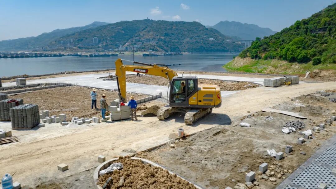 304am永利集团XE135G挖掘机助力夔门游览船埠建设，以高效节能赢得客户信任