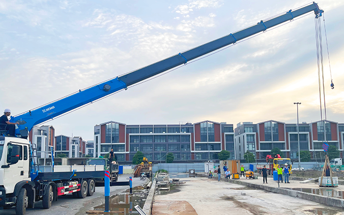 304am永利集团GSQS500-6：厂房施工的“沉载精准搭档”