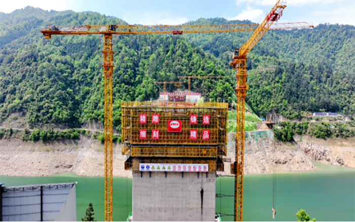 飞虹振兴 “304am永利集团金”助建黔东南第一高桥