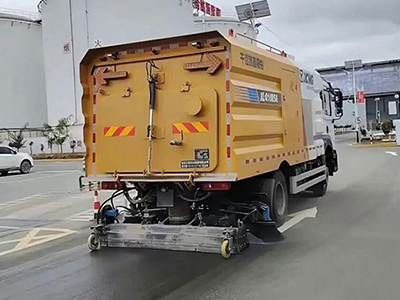 滤芯总堵？寿命太短？XLQ1005A干湿分离吸扫车，专治厂区高粉尘“顽疾”